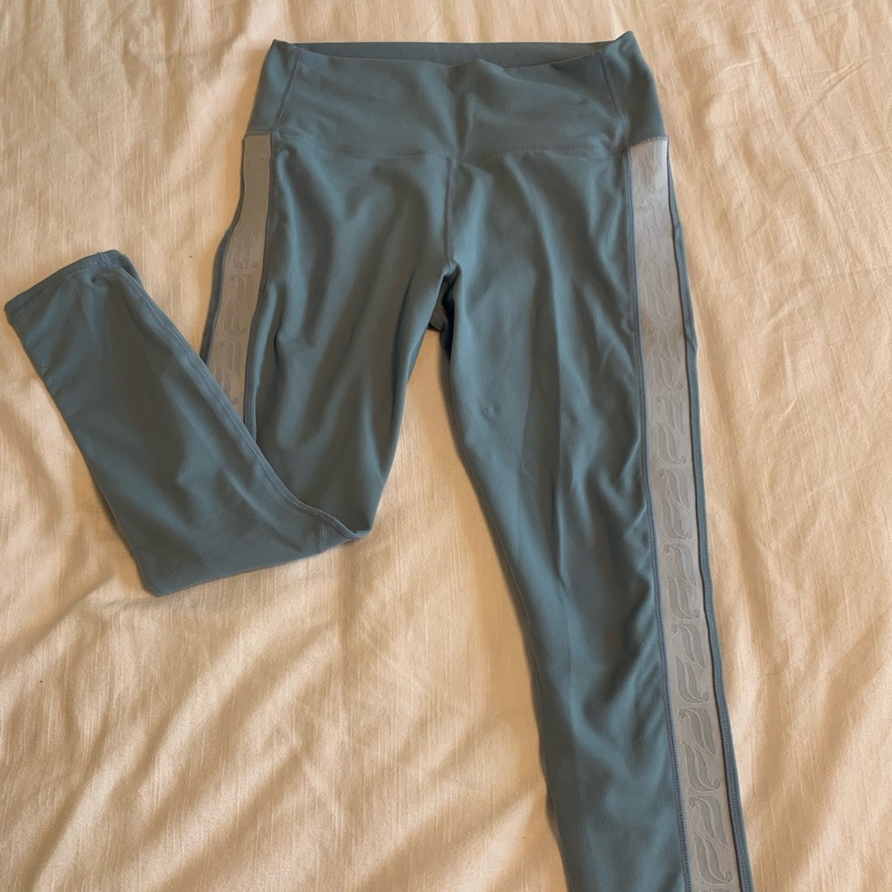 Cropped Fabletics leggings